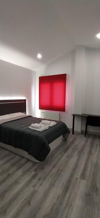Hotel Alojamientos Aviche 6 Santander Bagian luar foto